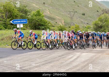 Bergbühne in den Abruzzen des Giro d'Italia. Gruppe von Radfahrern im Rennen. Abruzzen, italien, europa Stockfoto