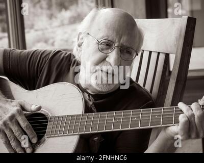 Folksänger Peter Yarrow der 1960er-Jahre Folk-gruppe Peter Paul und Maria. Stockfoto