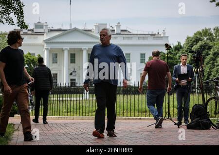 Am 17. Mai 2021 laufen die Menschen auf dem Lafayette Square in der Nähe des Weißen Hauses in Washington, DC. (Foto von Oliver Contreras/Sipa USA) Stockfoto