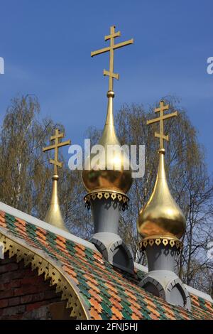 Die Spitze der orthodoxen Kapelle in Krasnogorsk, Russland Stockfoto