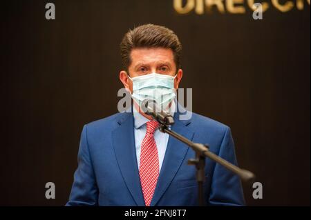 Der neue kolumbianische Verteidigungsminister, Diego Molano, hält eine Pressekonferenz mit dem Generalmajor der Polizei, General Jorge Luis Vargas, ab, der die Verstärkung der kolumbianischen Polizei und des Militärs ankündigt, während der drohende Terroranschlag der ELN-Guerilla, Von der Regierung Kubas in den nächsten Tagen an Kolumbien gemeldet. Am 9. Februar 2021 in Bogota, Kolumbien. Stockfoto