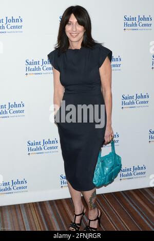 24. Oktober 2015, Beverly Hills, Kalifornien, USA: Dr. Lawrence Piro und Wendy Goldstein nehmen am 2015 24. Oktober 2015 an der Ceritas Gala zu Ehren von Raylene Meyer und Bruce Meyer, Merle und Peter Mullin und Wendy Goldstein im Beverly Wilshire Hotel in Beverly Hills, Kalifornien, Teil. (Bild: © Billy Bennight/ZUMA Wire) Stockfoto
