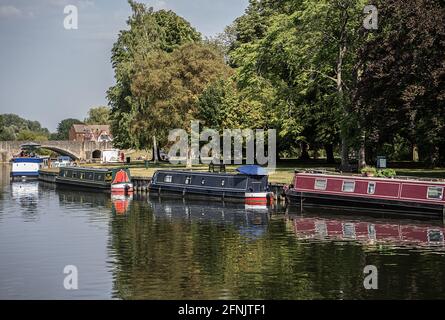 Hausboote auf der Themse Abingdon, Oxfordshire Stockfoto