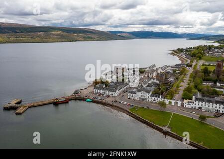 Luftaufnahme des Stadtzentrums von Inveraray am Ufer des Loch Fyne, Argyll, Schottland. Stockfoto