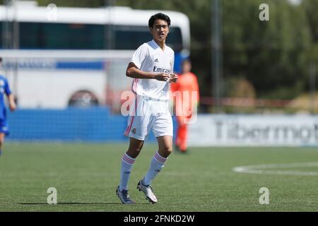 Getafe, Spanien. Mai 2021. Takuhiro Nakai (Real) Fußball/Fußball : Spanische Liga Nacional Juvenil Gruppe 12 zweites Fase-Spiel zwischen Getafe CF Juvenil B 0-2 Real Madrid CF Juvenil B bei der Ciudad Deportiva Getafe in Getafe, Spanien . Quelle: Mutsu Kawamori/AFLO/Alamy Live News Stockfoto