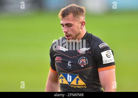 Castleford, Großbritannien. Mai 2021. Lewis Páleford (27) von Castleford Tigers während des Spiels in Castleford, Vereinigtes Königreich am 5/17/2021. (Foto von Richard Long/News Images/Sipa USA) Quelle: SIPA USA/Alamy Live News Stockfoto