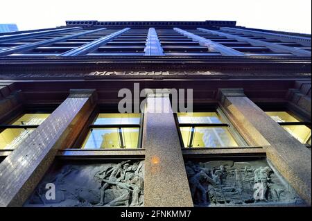 Chicago, Illinois, USA. Das Marquette Building, das 1895 fertiggestellt wurde, ist ein Wahrzeichen von Chicago, das von den berühmten Architekten Holabird & Roche entworfen wurde. Stockfoto