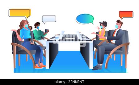 Mischen Sie Rennbusinessleute in Masken, die während des Gesprächs diskutieren Blasenkommunikation Brainstorming Coronavirus Stock Vektor