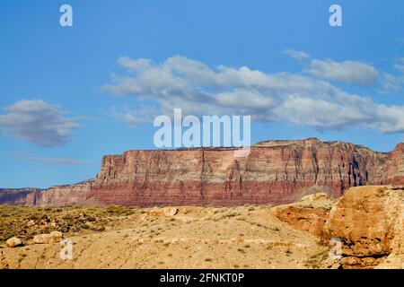 Vermilion Cliffs am Marble Canyon von der Navajo Bridge aus Glen Canyon in Arizona Stockfoto