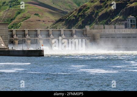 Das Auslaufen des Lower Granite Lake Dam am Snake River in Washington, USA Stockfoto