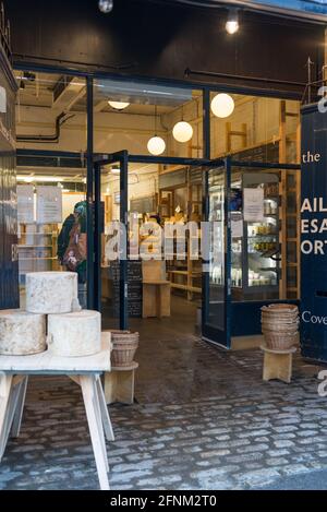 Neal's Yard Dairy Borough Market Shop in Park Street, London, England, Großbritannien Stockfoto