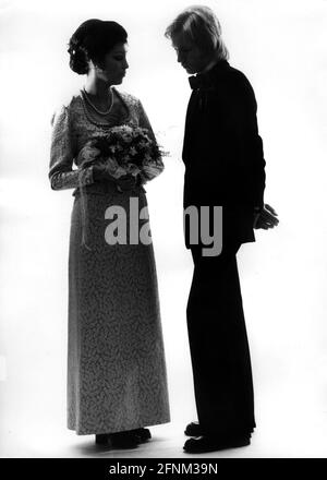 Menschen, Hochzeit, Brautpaar, Braut und Bräutigam, 70er Jahre, ADDITIONAL-RIGHTS-CLEARANCE-INFO-NOT-AVAILABLE Stockfoto