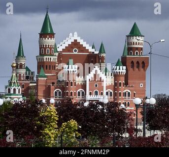 Russland; Europa; Blick auf mittelalterlichen Burgstil und andere Fassaden Dekoration.und Italien Garten in Yoshkar-Ola, der Hauptstadt der Republik Mari El Stockfoto