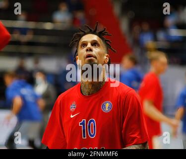 Sankt Petersburg, Russland. Mai 2021. Lorenzo Hackett (10) vom CSKA Moskau schaut während des VTB United League Playoffs Spiel 1 2020/2021 zwischen Zenit Sankt Petersburg und CSKA Moskau in der Sibur Arena auf. Endergebnis; Zenit Saint Petersburg 73:78 CSKA Moskau. (Foto von Maksim Konstantinov/SOPA Image/Sipa USA) Quelle: SIPA USA/Alamy Live News Stockfoto