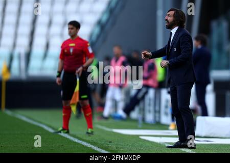 Andrea Pirlo, Chefcoach des FC Juventus, zeigt während des Serie-A-Spiels zwischen dem FC Juventus und dem FC Internazionale. Stockfoto