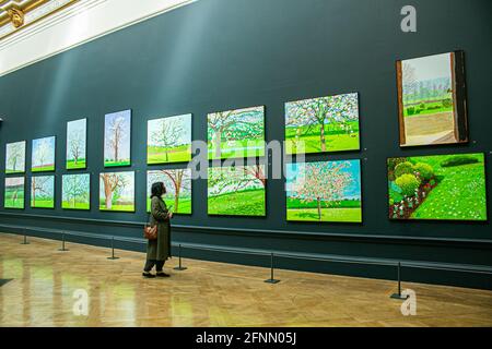 LONDON, 18. Mai 2021. Die Vorschau von 'David Hockney: The Arrival of Spring, Normandy, 2020' wurde erstmals in der Royal Academy of Arts in Piccadilly gezeigt. David Hockney markiert den Beginn und die Entfaltung der Frühjahrssaison mit einem iPad und einer neuen App, die an seine spezifischen Anforderungen angepasst und entwickelt wurde. In der Normandie. Die Ausstellung läuft vom 23. Mai bis 26. September 2021 Credit amer ghazzal/Alamy Live News Stockfoto