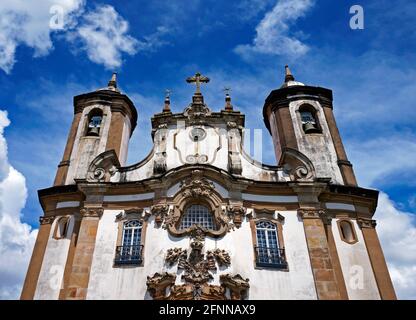 Barockkirche in der historischen Stadt Ouro Preto, Minas Gerais, Brasilien Stockfoto