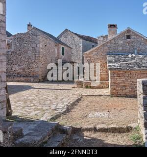 Humac historisches mittelalterliches mediterranes Dorf. Hisorisches authentisches Museumsdorf auf hvar Kroatien Stockfoto