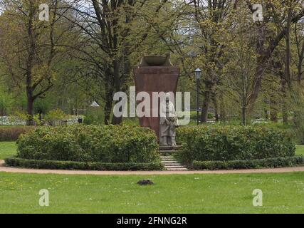 07. Mai 2021, Brandenburg, Wittstock/Dosse: Das Denkmal für die Opfer des Faschismus im Friedrich-Ebert-Park. Foto: Soeren Sache/dpa-Zentralbild/dpa Stockfoto