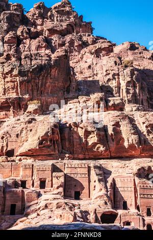 Die Straße von Fassaden in Petra, Jordanien. Stockfoto