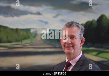 Der neue DUP-Chef Edwin Poots sprach mit PA Media in den Büros der Partei in den Parlamentsgebäuden von Stormont. Bilddatum: Dienstag, 18. Mai 2021. Stockfoto