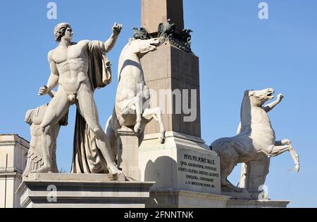 Italien, Rom, Brunnen des Monte Cavallo mit den Statuen Castor und Pollux Stockfoto