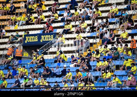 VILLARREAL, SPANIEN - 16. MAI: Fans beim Spiel der spanischen Primera Division zwischen dem FC Villarreal und dem FC Sevilla am 16. Mai 2 im Estadio de la Cerámica Stockfoto