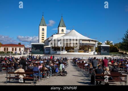 Hl. Messe im Heiligtum des Apostels Jakobus, Medjugorje, Bosnien und Herzegowina Stockfoto