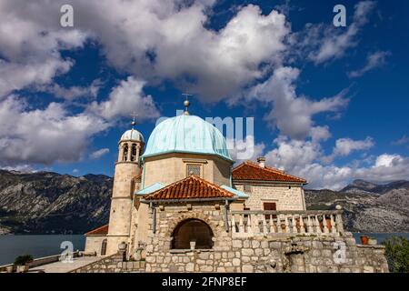 Kirche der Muttergottes von den Felsen auf einer Insel, Perast, Montenegro Stockfoto