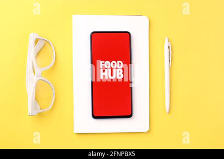 Assam, indien - 18. Mai 2021 : Foodhub-Logo auf dem Telefonbildschirm. Stockfoto