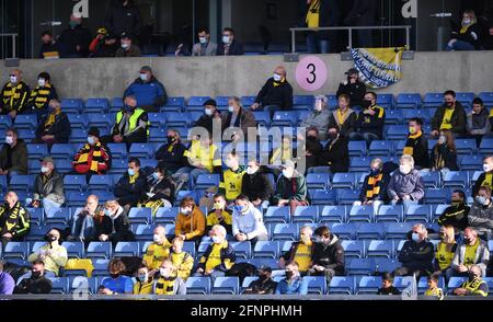 Kassam Stadium, Oxford, Oxfordshire, Großbritannien. Mai 2021. Football League League One, Playoff; Oxford United versus Blackpool; sozial distanzierte Fans Credit: Action Plus Sports/Alamy Live News Stockfoto