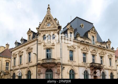 Dijon, schöne Stadt in Burgund, alte Gebäude im Zentrum Stockfoto