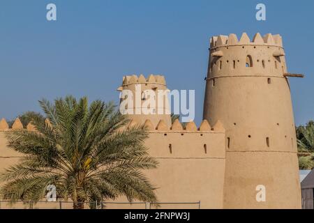 Türme des Al Jahili Fort in Al Ain, Vereinigte Arabische Emirate Stockfoto