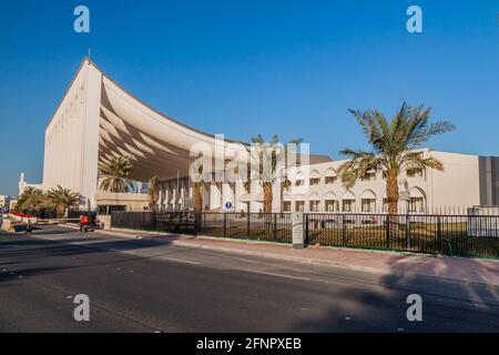 KUWAIT-STADT, KUWAIT - 17. MÄRZ 2017: Bau der Nationalversammlung von Kuwait. Stockfoto