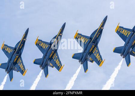 U.S. Navy Blue Angels bei der Great Florida Air Show 2021 Stockfoto