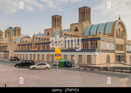 SHARJAH, VAE - 11. MÄRZ 2017: Bau des Central Souks in Sharjah. Stockfoto