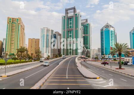 SHARJAH, VAE - 11. MÄRZ 2017: King Faisal Street in Sharjah. Stockfoto