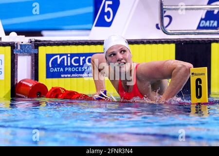 BUDAPEST, UNGARN - 18. MAI: Marie Wattel aus Frankreich startet beim Frauen-100m-Schmetterlingsfinale während der len-Europameisterschaft Schwimmen in der Duna Arena am 18. Mai 2021 in Budapest, Ungarn (Foto: Marcel ter Bals/Orange Picles) Stockfoto