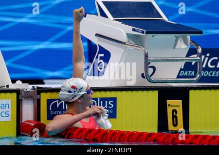 BUDAPEST, UNGARN - 18. MAI: Marie Wattel aus Frankreich startet beim Frauen-100m-Schmetterlingsfinale während der len-Europameisterschaft Schwimmen in der Duna Arena am 18. Mai 2021 in Budapest, Ungarn (Foto: Marcel ter Bals/Orange Picles) Stockfoto