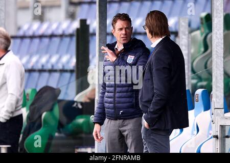 ZWOLLE, NIEDERLANDE - MAI 16: Headcoach Bert Konterman von PEC Zwolle während des niederländischen Eredivisie-Spiels zwischen PEC Zwolle und FC Groningen bei MAC3PARK Stockfoto