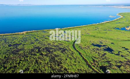 Bayingolin, China. Mai 2021. Die Schönheit des Schilfmeers am Bosten See in Bayingolin, Xinjiang, China am 18. Mai 2021.(Foto: TPG/cnsphotos) Quelle: TopPhoto/Alamy Live News Stockfoto