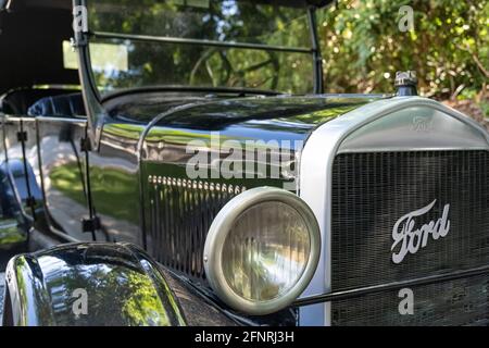 Vintage 1927 Ford Model T, auch bekannt als Tin Lizzie, im Swan House Herrenhaus, ehemaliges Zuhause von Edward Inman und Teil des Atlanta History Center. Stockfoto