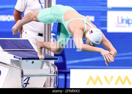 BUDAPEST, UNGARN - MAI 17: Tamara Potocka aus der Slowakei tritt beim Women 100m Butterfly Preliminary während der len Aquatikmeisterschaft an Stockfoto