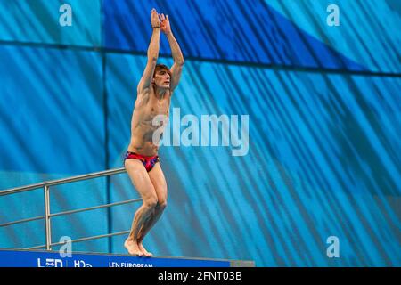 BUDAPEST, UNGARN - MAI 16: Athanasios Tsirikos aus Griechenland tritt bei den LEN-Europameisterschaften im Wassersportereign auf der Men 10m Platform Preliminary an Stockfoto