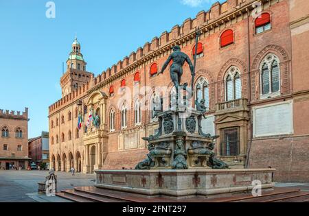 Fontana del Nettuno vor dem Palazzo d' Accursio, Bologna, Emilia Romagna, Italien Stockfoto