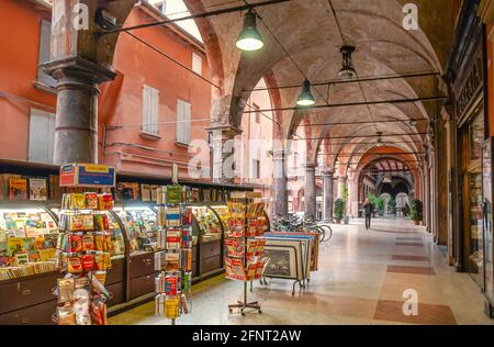 Mercatino di Piazza Santo Stefano in Bologna, Emilia Romagna, Italien Stockfoto
