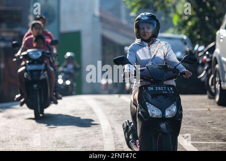 Ubud, Bali, Indonesien - 6. September 2016: Menschen auf den Straßen von Ubud, Indonesien. Stockfoto