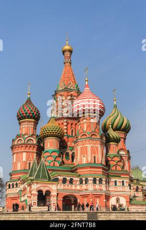 Die farbenfrohen und ikonischen Zwiebeldome der Basilius-Kathedrale, die Kathedrale von Vasily the Blessed, Moskau, Russland Stockfoto