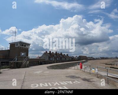 Sheerness, Kent, Großbritannien. Mai 2021. UK Wetter: Ein sonniger Morgen mit zunehmenden Wolken in Sheerness, Kent. Kredit: James Bell/Alamy Live Nachrichten Stockfoto