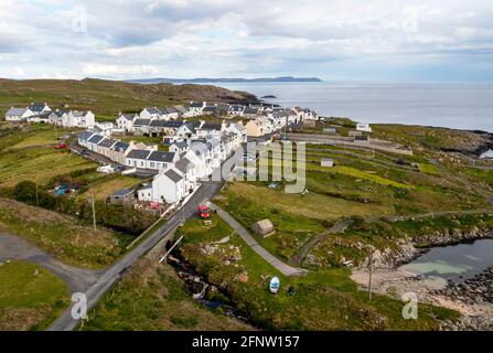 Luftaufnahme des Dorfes Port Wemyss, Rinns Point, Islay, Inner Hebrides, Schottland. Stockfoto